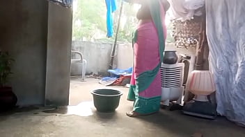 Sizzling Indian Aunty’s Unforgettable Erotic Encounter