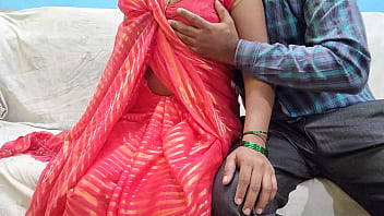 भाभी की गुलाबी साड़ी देख देवर का खड़ा हो गया, फिर उसने भाभी को चोदकर रख दिया