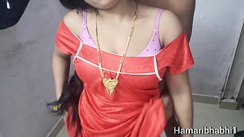 Desi Bhabhi Apne Devar Ke Saath Hindi Mein Garam Baatein Karte Hue Chudai Ka Maza Leti Hai. Full Hd Desi Bf Video.