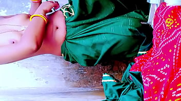 Slender-waisted Desi Village Bhabhi Bares It All In Steamy Viral Indian Xxx Mms