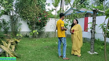 Desperate Indian Bhabhi Fucks Young Stranger And Begs For His Load Inside