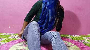 Desi Slut Deepthroats Her Boyfriend’s Cock In The Classroom