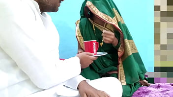 गर्म देसी ससुर ने बहू को चाय के बहाने बुलाकर उसकी चूत को जोरदार तरीके से चीर डाला (साफ आवाज में)