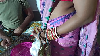 अंडे बेचने वाले ने घर में अकेली भाभी की जबरदस्ती चुदाई की