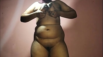 Sensual Desi Bhabhi Gets Her Voluptuous Melons Massaged