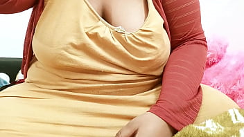 Hot Bengali Bhabhi With Irresistible Curves