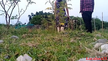 Local Aunty Gets Wild Outdoor Fuck In Steamy Public Video