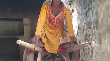 Meri Desi Biwi Ne Mere Dost Ke Saath Maza Liya