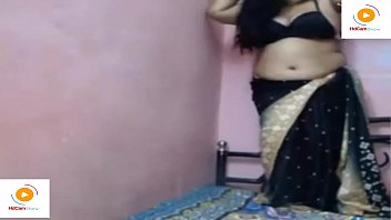 Sizzling Indian Bhabhi Live Show With Big Boobs And Clear Hindi Audio