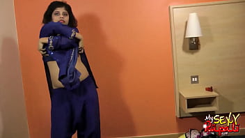 Rupali Bhabhi’s Luscious Indian Tits On Full Display