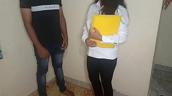 ऑफिस के बाथरूम में बॉस ने अपनी सेक्रेटरी की चुदाई करके सैलरी बढ़वा दी, गंदी हिंदी आवाज़ में