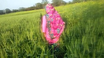 Desi Gaon Ki Bhabhi Jungle Mein Chudai Hindi Porn