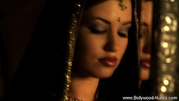 Sensual Indian Temptress Sways Her Hips In A Seductive Dance