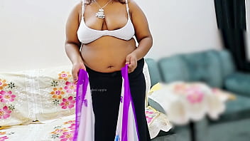 Sultry Saree-clad Indian Bhabhi With Curves That Beg To Be Unwrapped