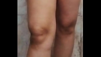 Desi Girlfriend’s Steamy Solo Session In The Bathroom