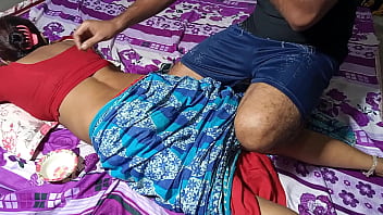 दोस्त की माँ ने पीठ की मालिश के बहाने से चुदाई की