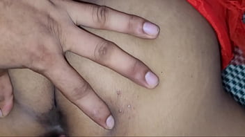 मालकिन की गर्म देह पर नौकर ने जमकर लिया मज़ा