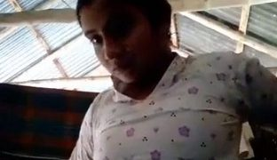 Bare Bengali Babe’s Sultry Solo In The Village
