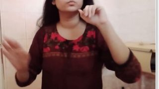 Desi Bhabhi With Long Hair Strips And Bathes In Steamy Video Clip