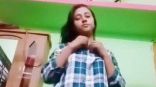 Explicit Leaked Footage Of A Bangladeshi Woman Undressing Completely Exposed