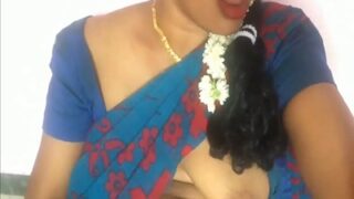 Voluptuous Desi Aunty Pleasures Her Dripping Cunt With Eager Fingers
