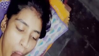 Passionate Girlfriend Swallows Deep In Homemade Sex Tape