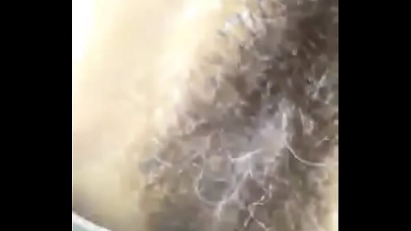 Sultry Indian Mama’s Wet Slit Seduction