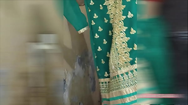 Desi Bhabhi’s Steamy Bath Scene In Hindi