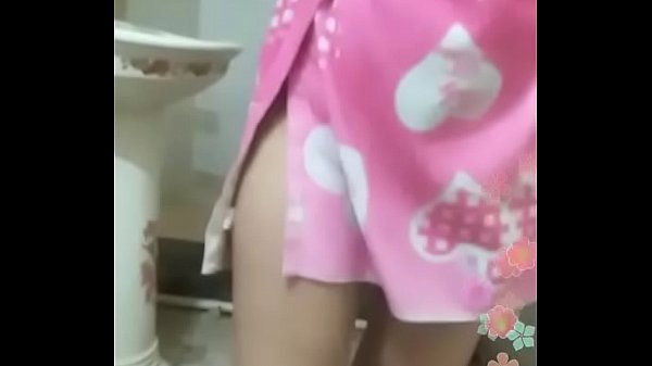 Sweaty Desi Stall Seduction
