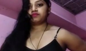 गांव की बेपर्दा देह से ली गई सेल्फी