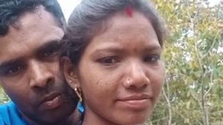 Rural Desi Couple’s Wild Outdoor Groping And Passionate Encounter