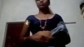 Unwrapping The Silk From A Tamil Aunty’s Curves