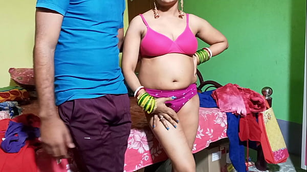 गर्म पेंटी बेचने आई नशीली रंडी को जबरदस्त चोदकर छोड़ा