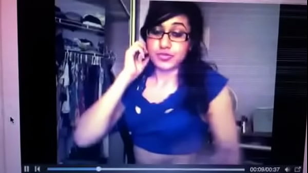 Saucy Desi Darling Grinds And Tempts