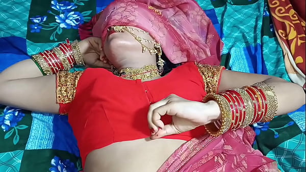 सौतेली बहन ने रक्षाबंधन पर भाई को राखी बांधते हुए गिफ्ट में अपने सेक्सी अंदाज का इशारा किया, उसकी आवाज़ में भरी थी गर्माहट
