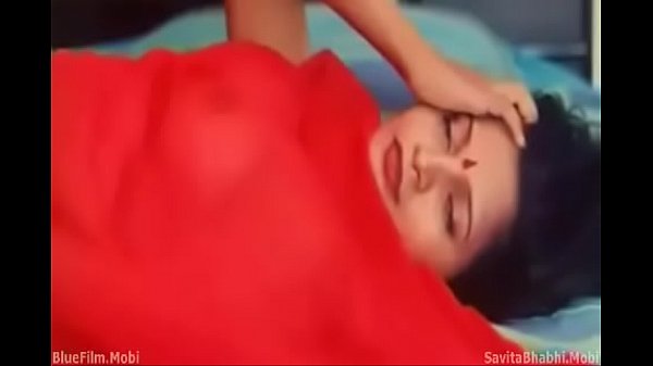 Sizzling Desi Auntie With Voluptuous Curves