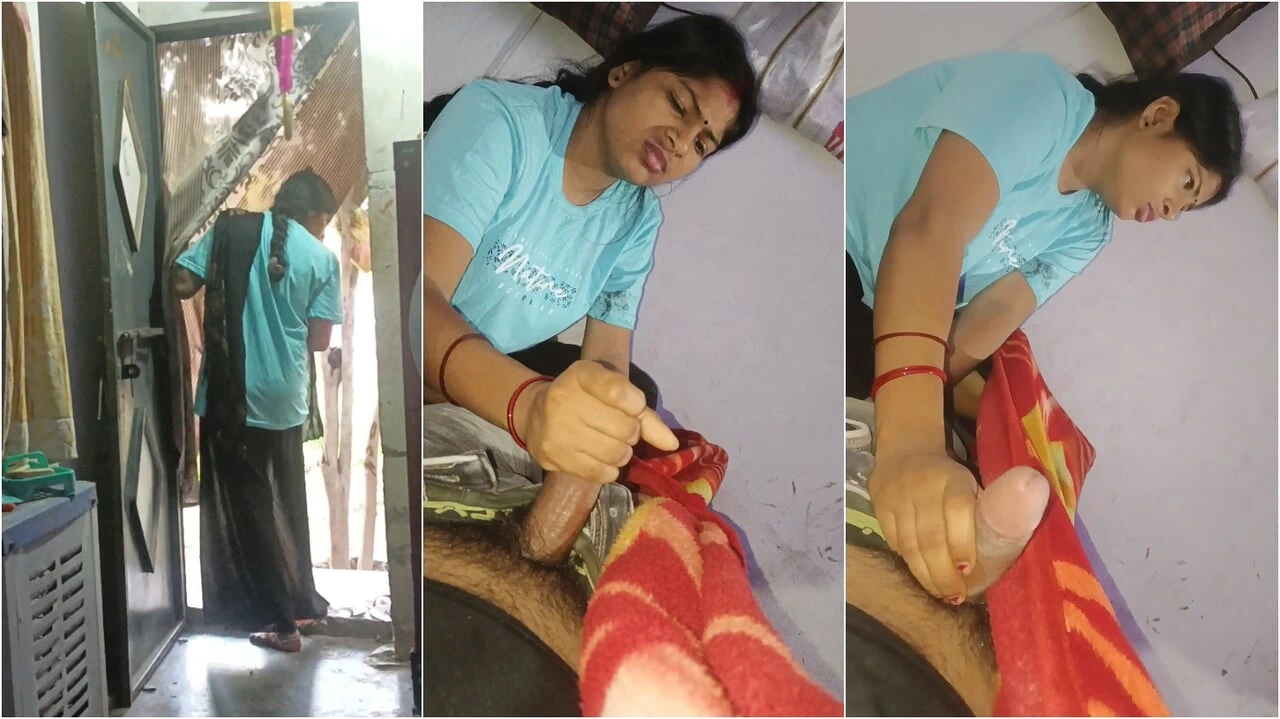 My Girlfriend’s Mom Came When My Girlfriend Was Doing A Handjob, Then When My Land Was Getting Watered, Her Mom Came To Hindi Handjob.