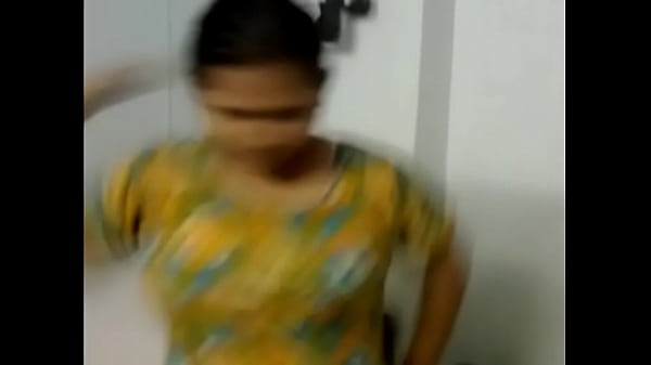Fresh And Tempting Desi Beauty, Just Out Of The Bath
