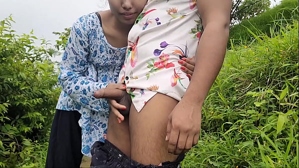 खेत में उघड़ी देसी भाभी की रंगीन रात