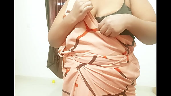 Sultry Stepdaughter Bares Her Curves For Her Stepfather’s Gaze