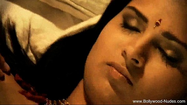 Gorgeous Bollywood India Milf, Ready To Seduce You With Her Erotic Curves