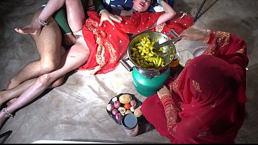 Indian Step Desi Mom Ki Kitchen Mein Gandi Baatein Aur Chudai, Sexy Hindi Dirty Talk Ke Saath